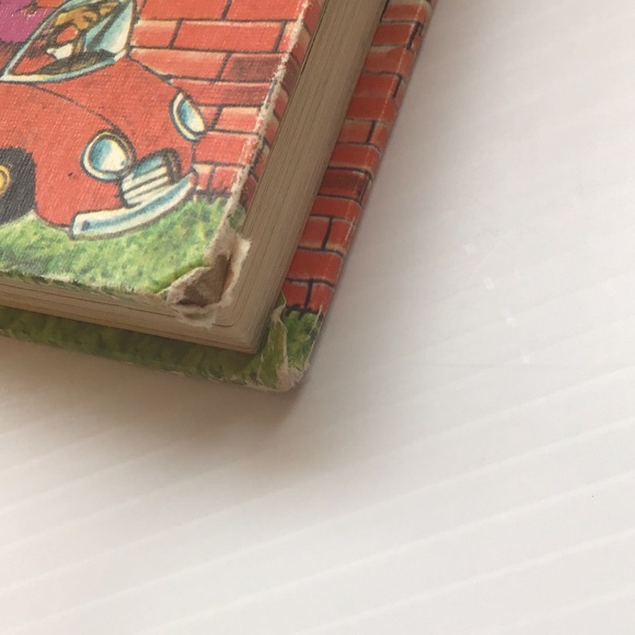 Richard Scarry's Going Places Golden Books Look and Learn Library (1971) - Picture 6 of 7